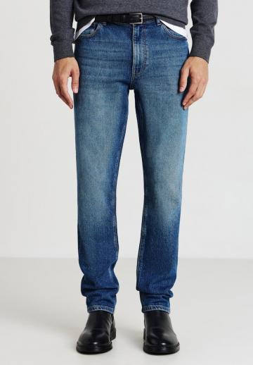 Узкие джинсы