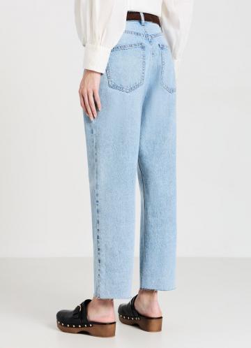 Прямые джинсы