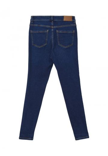 Узкие джинсы