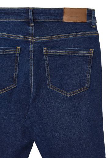 Узкие джинсы