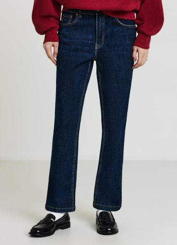 Прямые джинсы