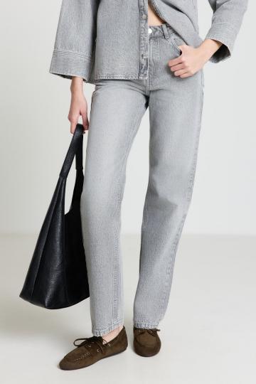 Прямые джинсы