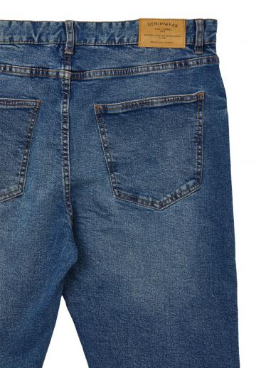 Прямые джинсы