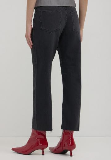 Прямые джинсы