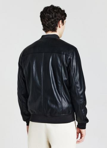 Куртка бомбер