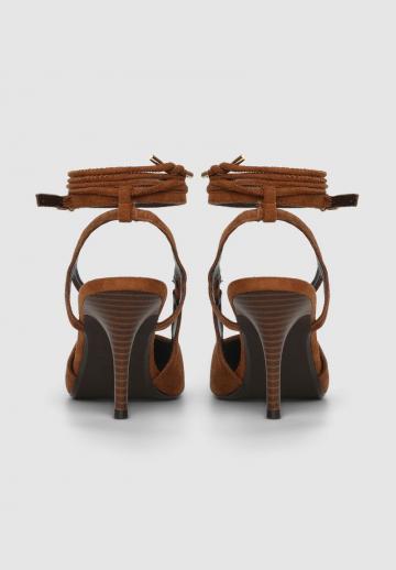 Туфли на шнуровке