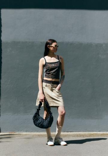 Топ на бретельках