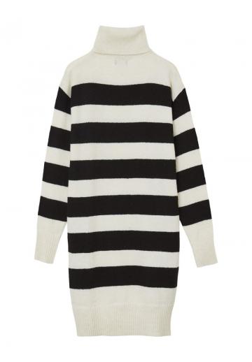 Вязаное платье