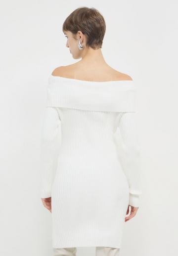 Платье футляр