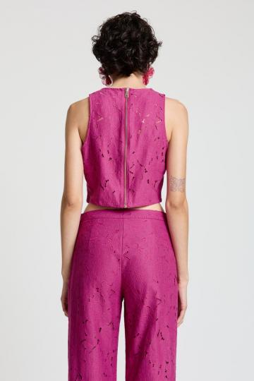 Блузка без рукавов