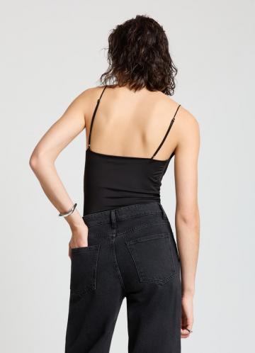 Топ на бретельках