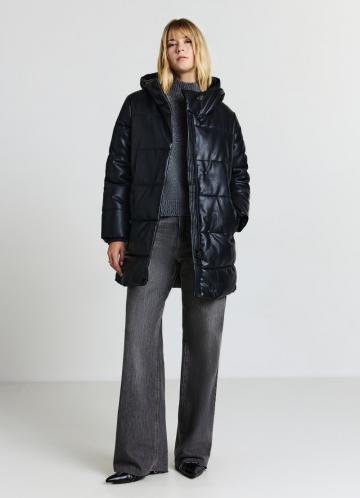 Пальто из искусственной кожи