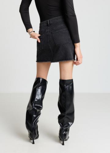 Юбка с накладными карманами