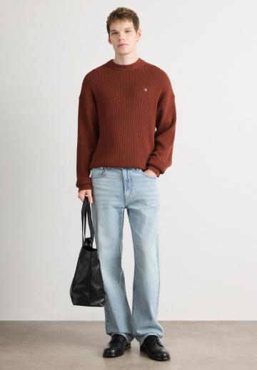 Прямые джинсы