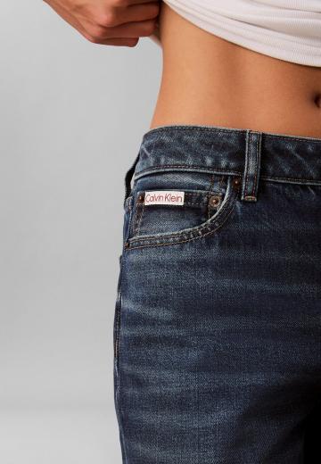 Прямые джинсы