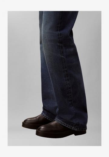 Прямые джинсы