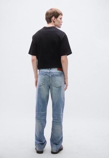 Прямые джинсы