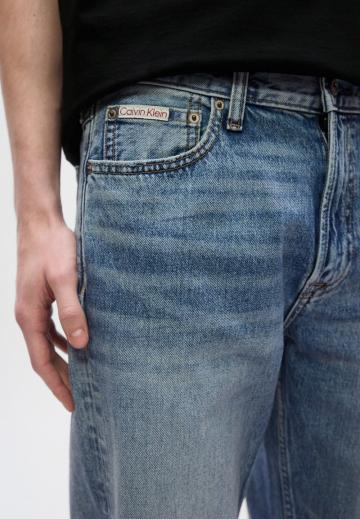 Прямые джинсы