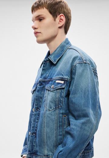 Джинсовая куртка