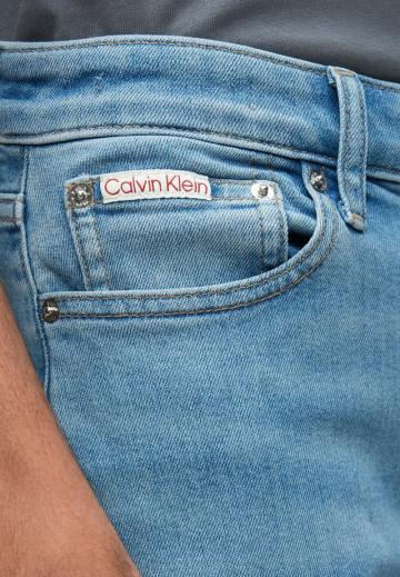 Узкие джинсы