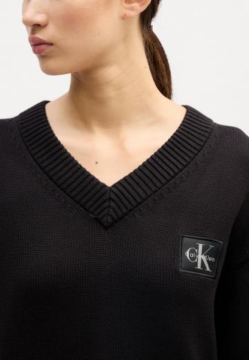 Пуловер с вырезом V