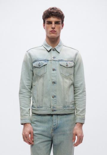 Джинсовая куртка