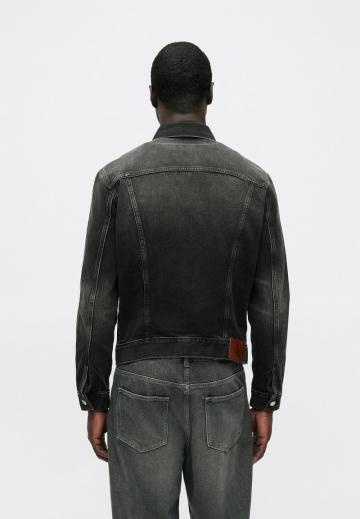 Джинсовая куртка