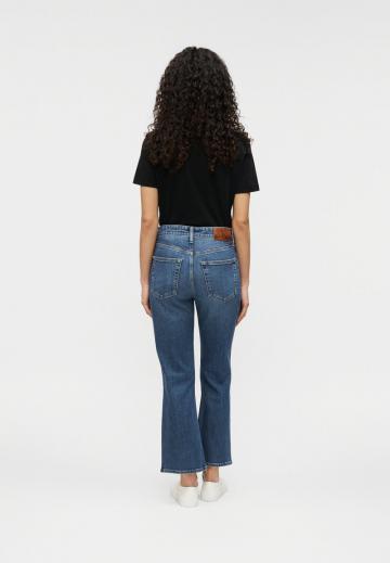 Клешеные джинсы