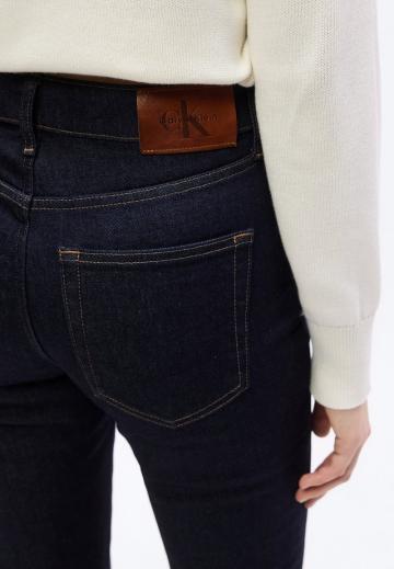 Короткие джинсы