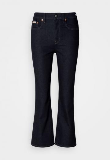 Короткие джинсы