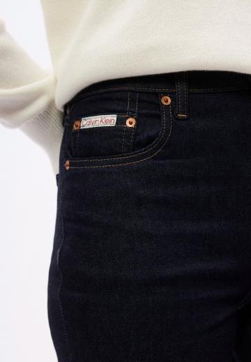 Короткие джинсы