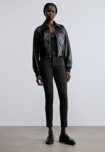 Узкие джинсы