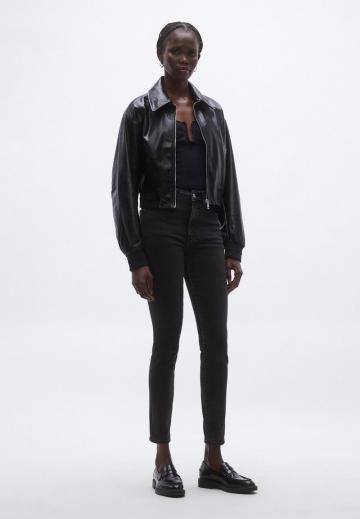 Узкие джинсы