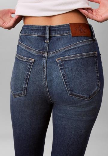 Узкие джинсы