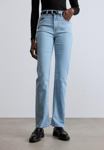 Прямые джинсы