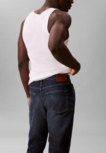 Узкие джинсы