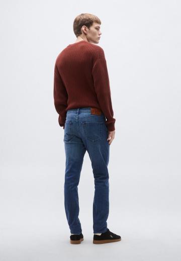 Узкие джинсы