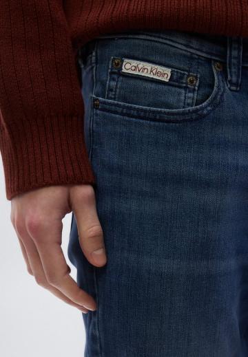 Узкие джинсы