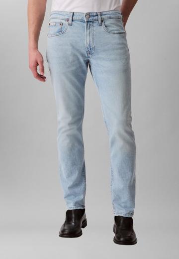 Узкие джинсы