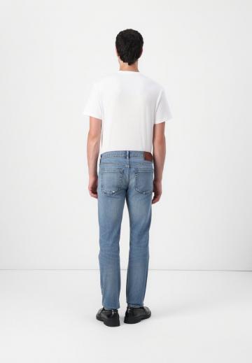 Узкие джинсы