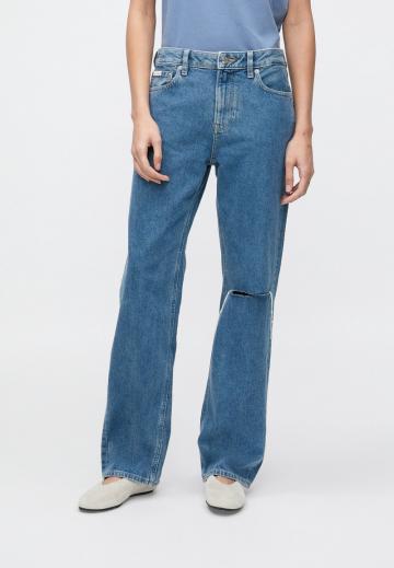 Прямые джинсы