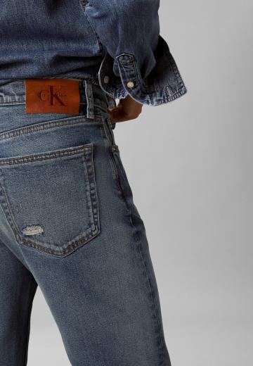 Прямые джинсы