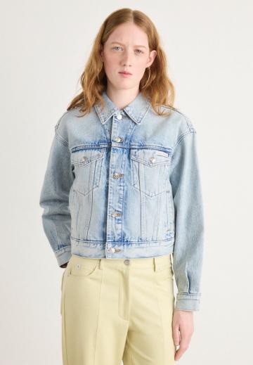 Джинсовая куртка