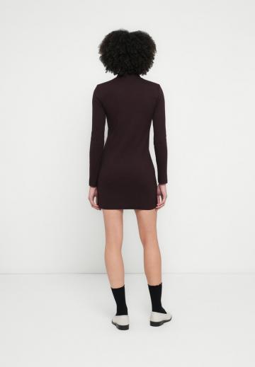 Короткое платье