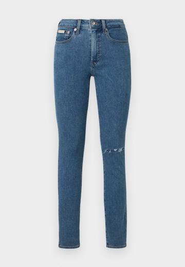 Узкие джинсы