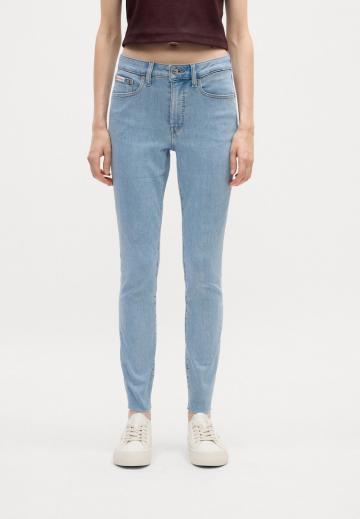 Узкие джинсы
