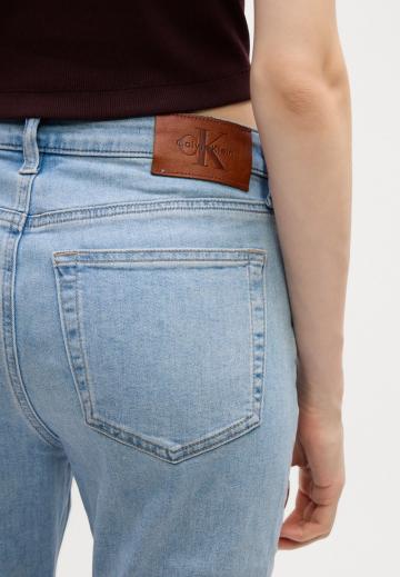 Узкие джинсы