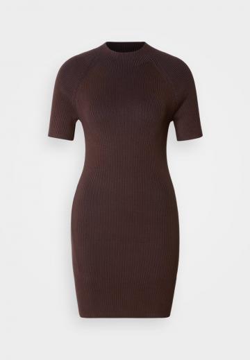 Платье футляр