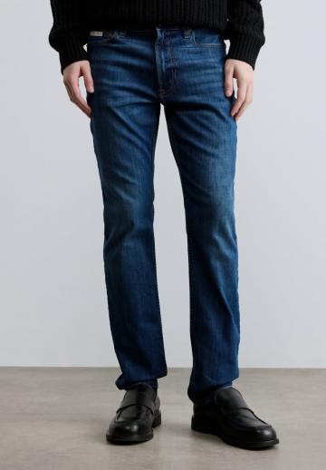 Узкие джинсы