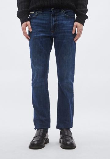 Узкие джинсы